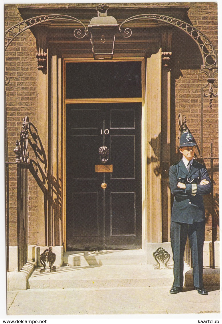 POLICE: 10 Downing Street: The Deceptively Ordinary Door Of The Prime Minister's Residence - BOBBY - London - Politie-Rijkswacht