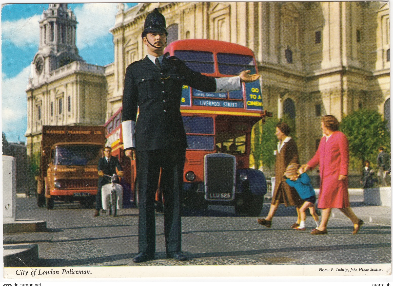 City Of London Policeman / Bobby - Doubledeck Bus, Bedford TK Lorry - John Hinde Postcard - Politie-Rijkswacht