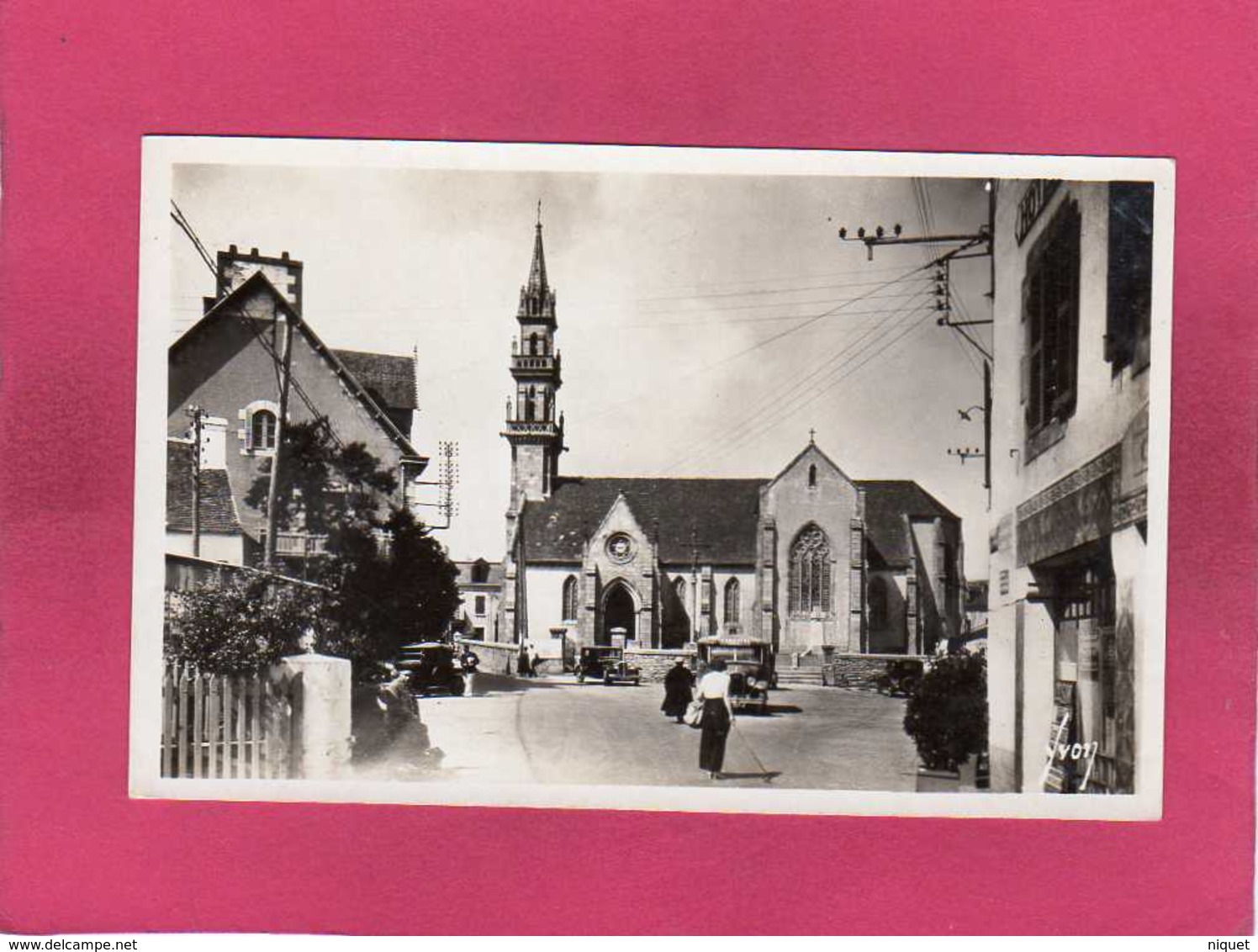 29 Finistère, Carantec, L'Eglise, Animée, Voiture, Bus, (Yvon) - Carantec