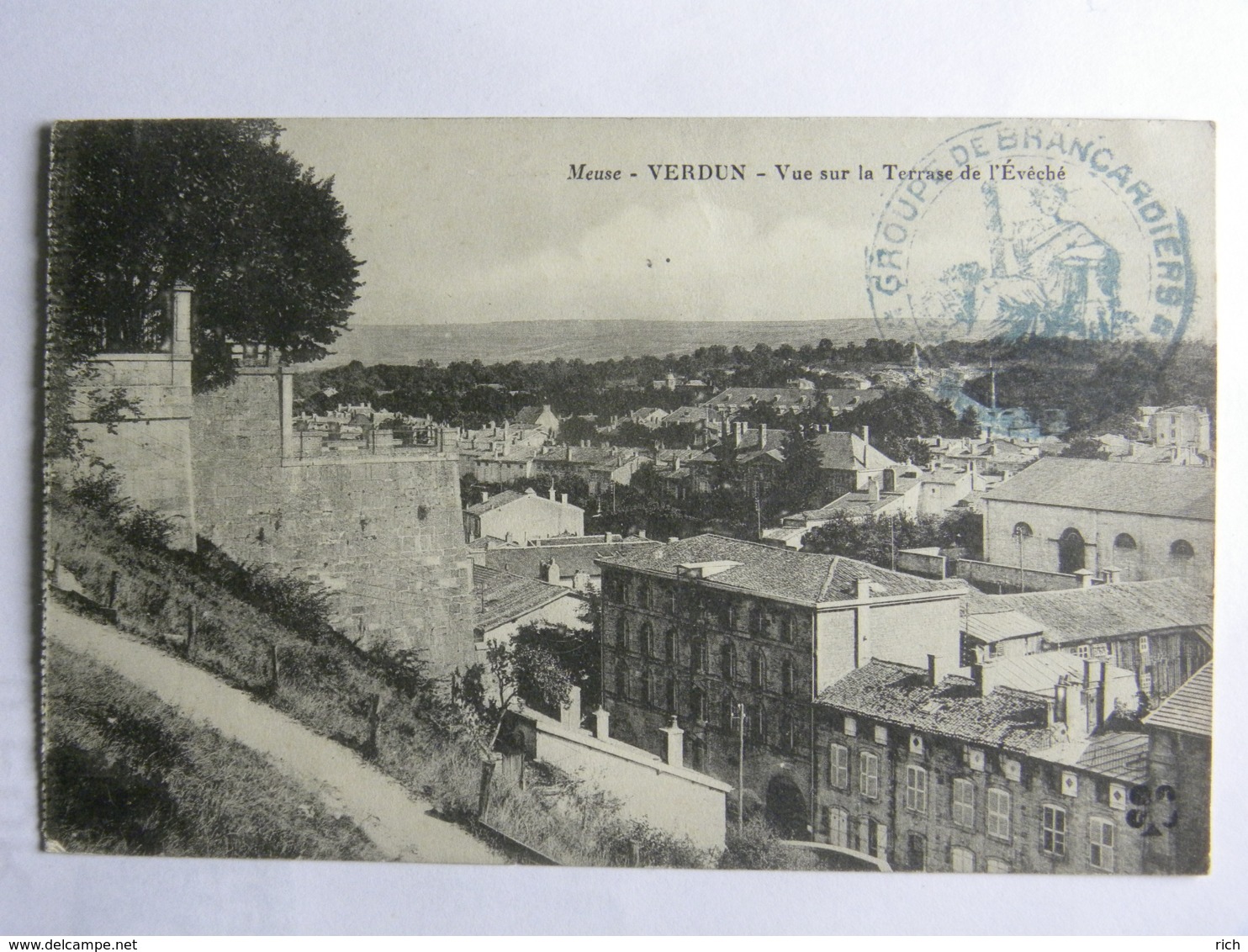 CPA (55) Meuse - VERDUN - Vue Sur La Terrasse De L'Evéché - Cachet Groupe De Brancardiers - Verdun