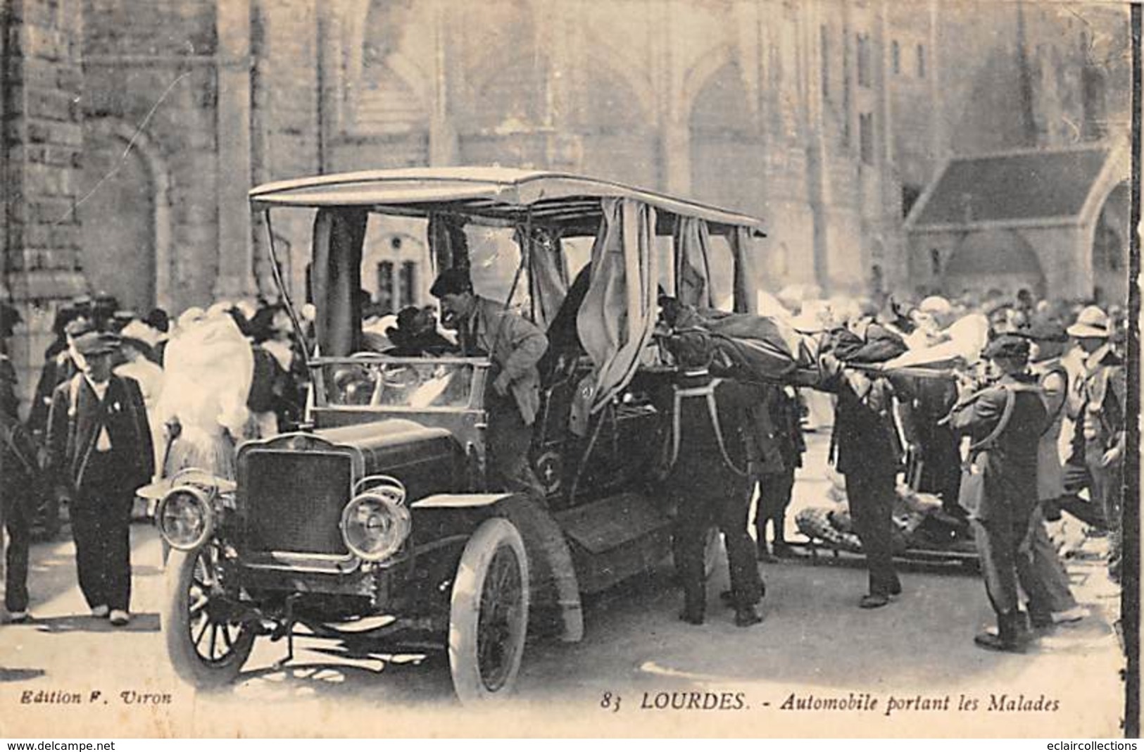 Lourdes    65      Automobile Portant Les Malades      (voir Scan) - Lourdes