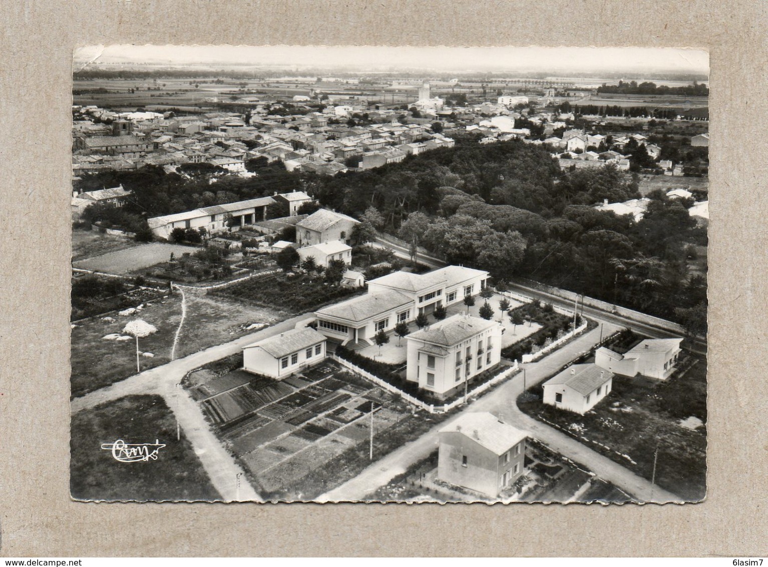 CPSM Dentelée - BRAM (11) -Vue Aérienne Du Quartier Des Ecoles En 1958 - Bram