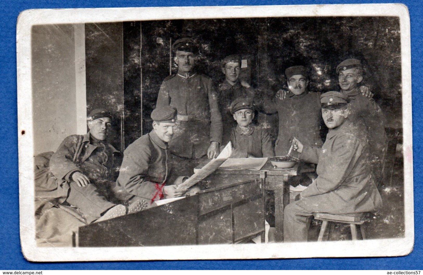 Carte Photo  - Soldats Allemands Dans Une Maison  - - Guerre 1914-18