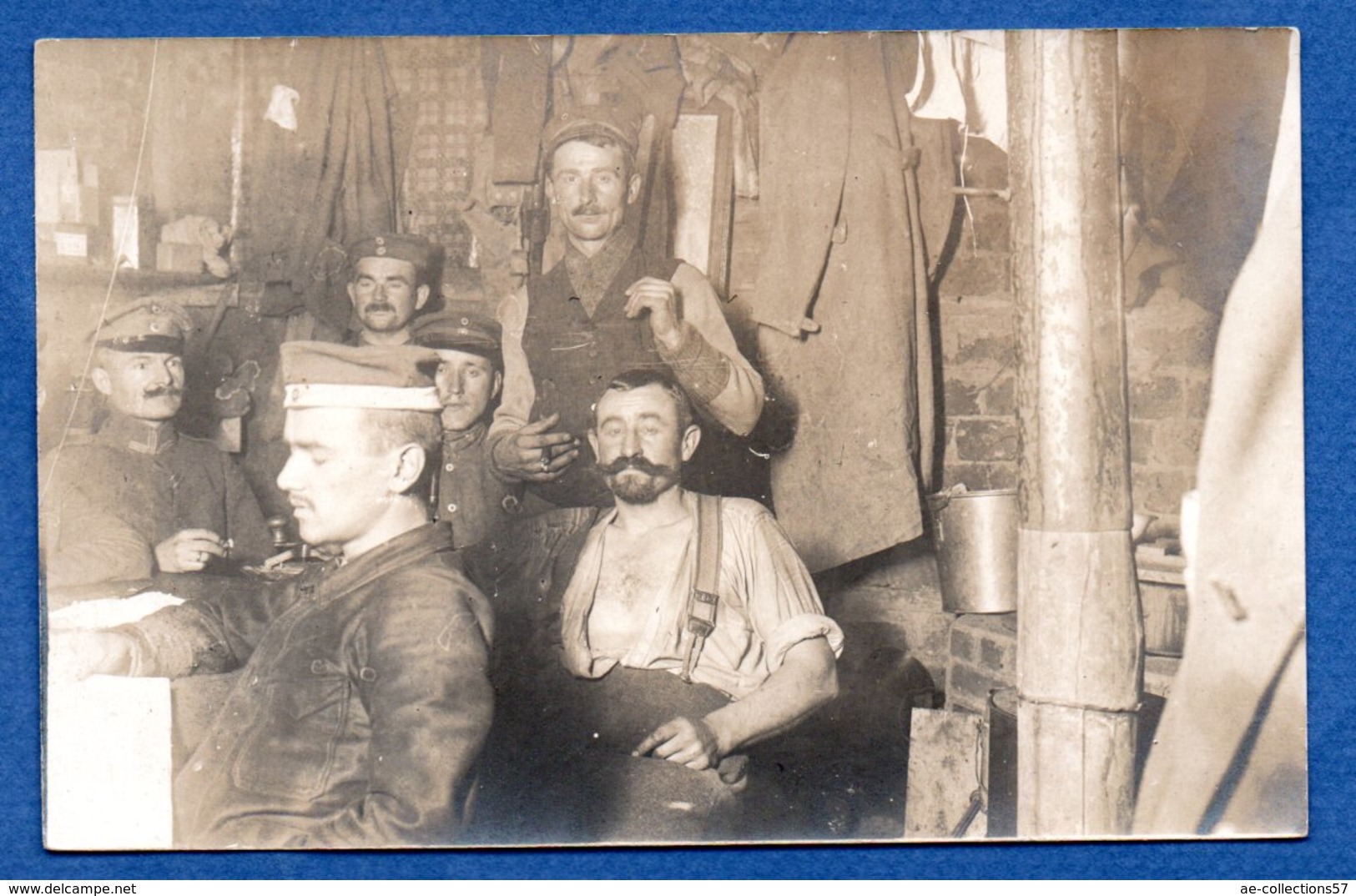 Carte Photo  - Soldats Allemands Dans Une Maison  -  12 Juin 1918 - Guerre 1914-18
