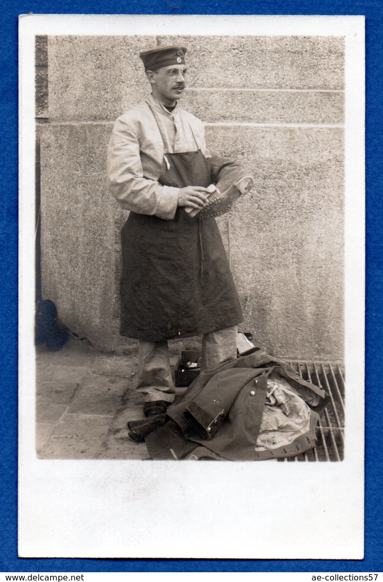 Carte  Photo  - Soldat Allemand --  Cordonnier  -  9/5/1915 - Guerre 1914-18