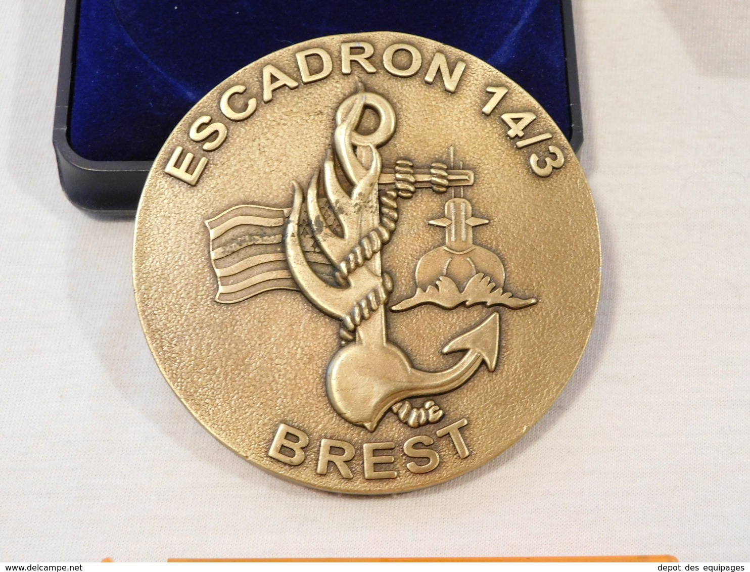 MEDAILLON GENDARMERIE MOBILE ESCADRON 14/3 BREST en coffret - état neuf