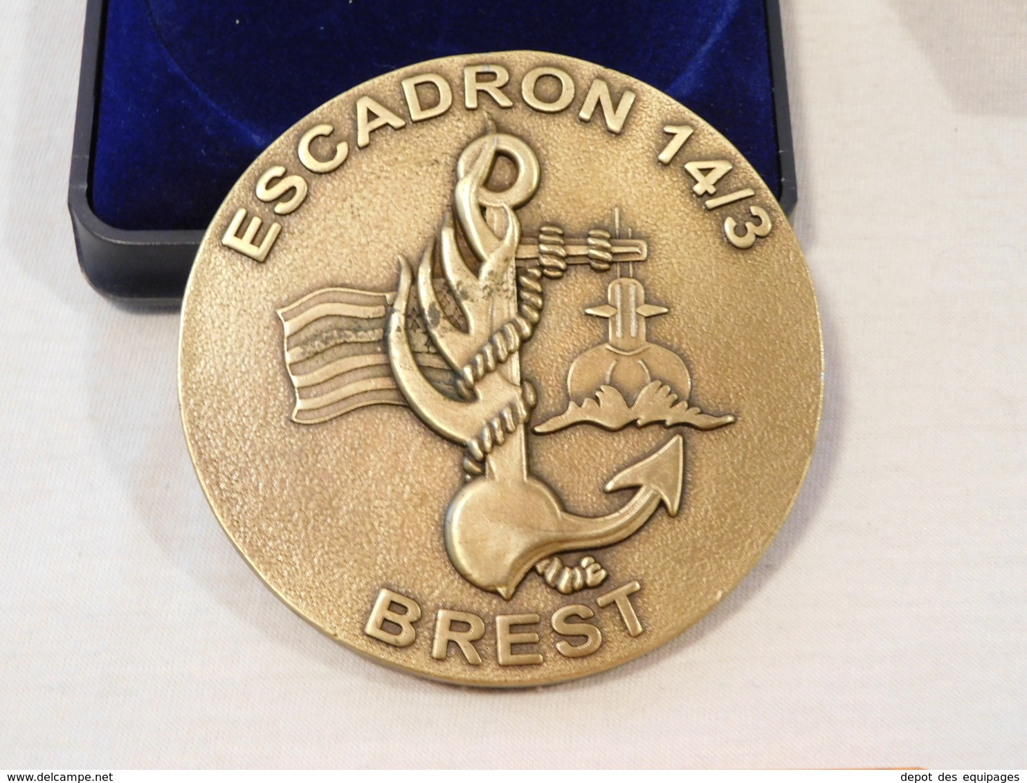 MEDAILLON GENDARMERIE MOBILE ESCADRON 14/3 BREST en coffret - état neuf