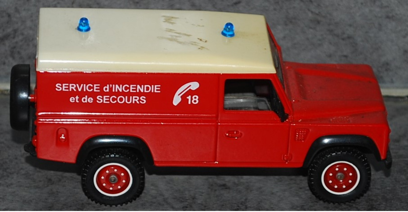 LAND ROVER DEFENDER - SOLIDO - 1/43 - Solido