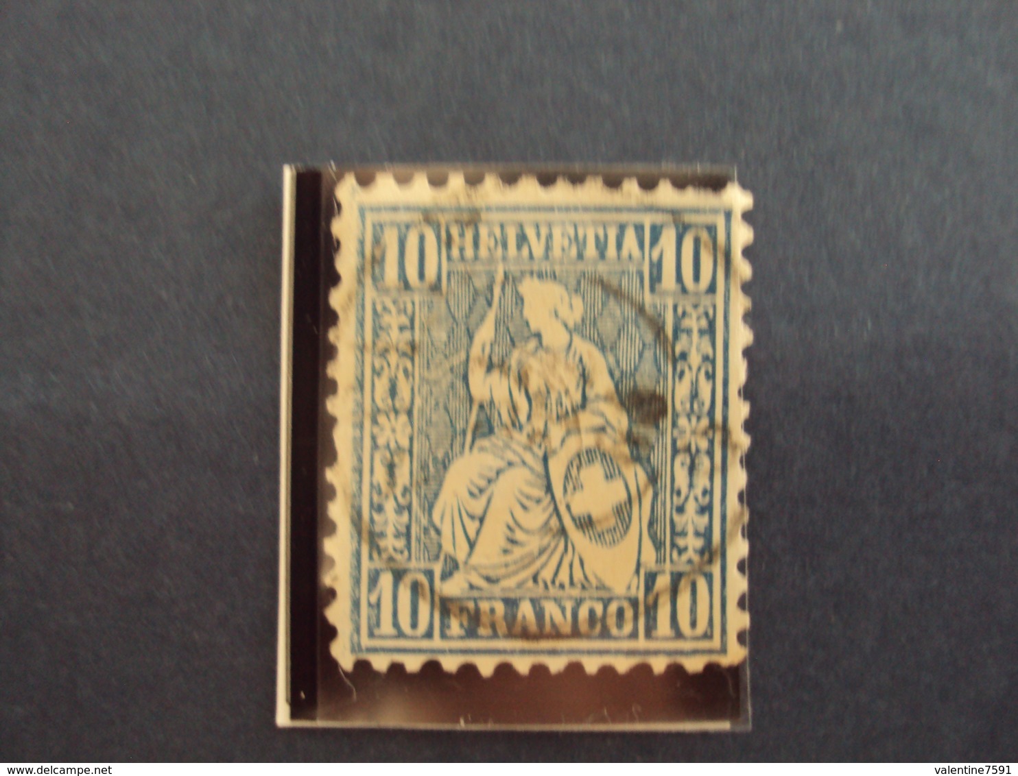 SUISSE -1862- Helvetia Assise - Oblitéré    - N°  36     " 10c Bleu   "  Accroc Au Milieu-   Cote 0.50   Net   0.15 - Oblitérés