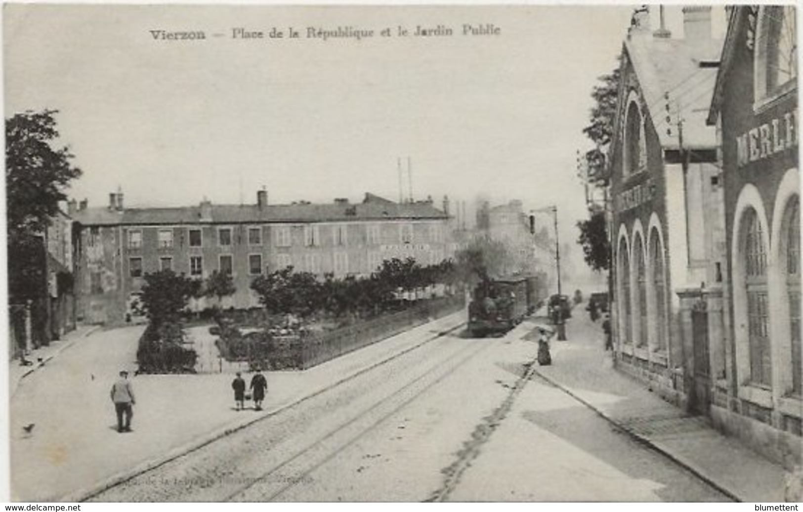 CPA - Chemin De Fer Train Place De La République Et Le Jardin VIERZON 18 - Vierzon