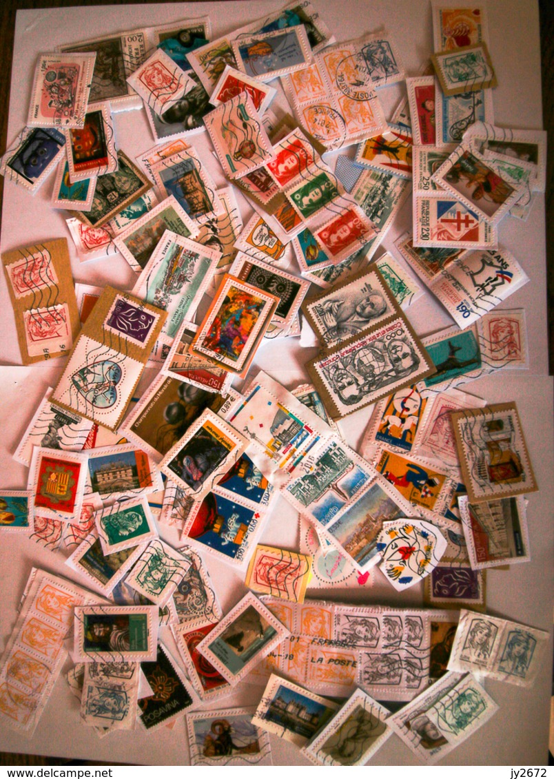 Timbres Sur Fragments Non Triés. Poids: 58g - Vrac (max 999 Timbres)