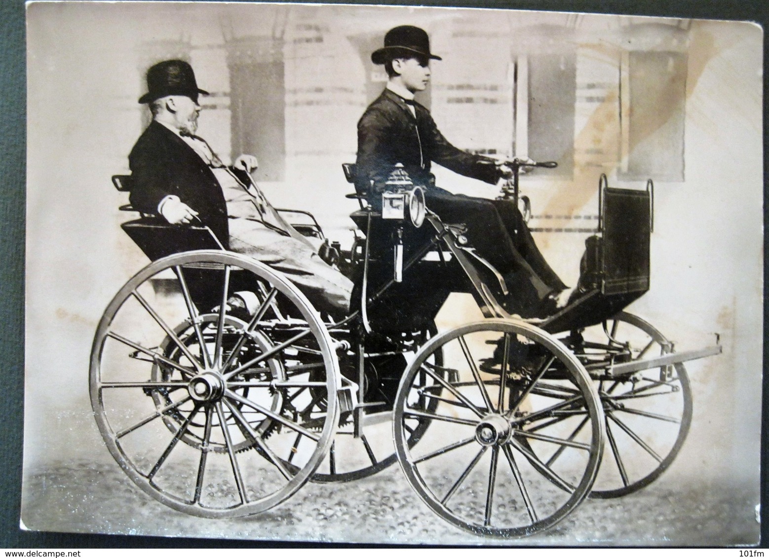 FIRST DAIMLER MOTOR COACH 1886 - MODERN POSTCARD - Toerisme