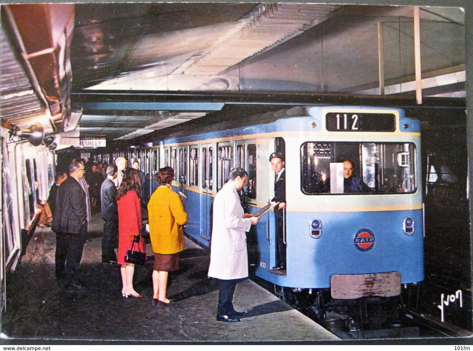 PARIS SUBWAY / COULEURS ET LUMIERE DE FRANCE 75 PARIS - U-Bahnen