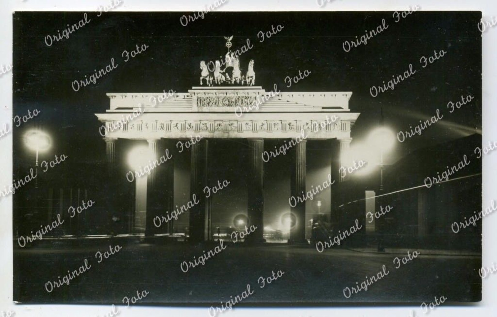 Foto AK Berlin - Brandenburger Tor Bei Nacht, 1920/30er Jahre (D144) - Porte De Brandebourg