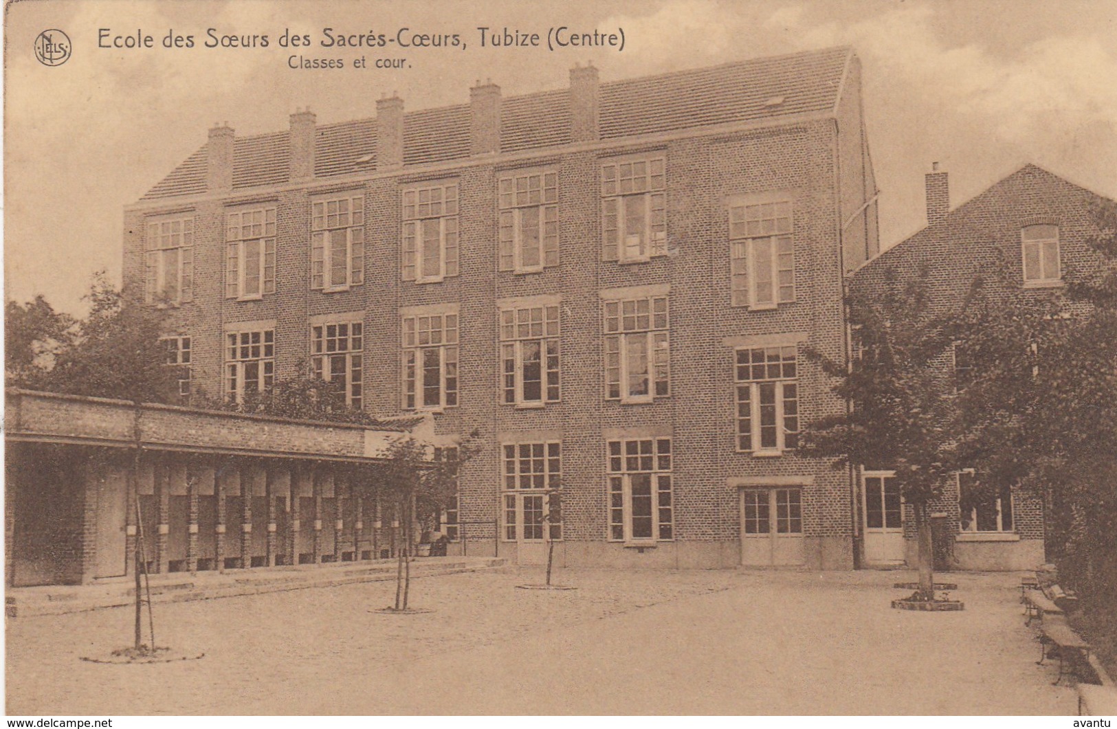 TUBIZE / ECOLE DES SOEURS DES SACRES COEURS / CLASSES ET COUR - Tubize