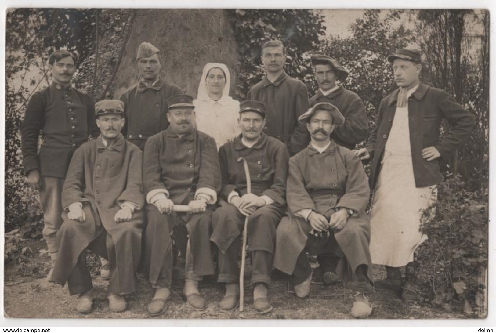 Carte Photo Militaria Hôpital Auxiliaire  Troyes Soldats Bléssés Infirmières - Troyes