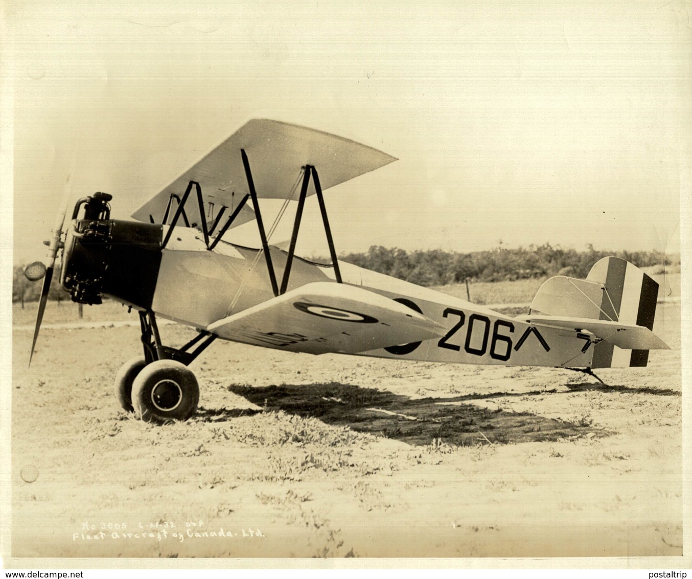 FLEET MODEL 7 ROYAL CANADIAN AIR FORCE  Fleet Aircraft Was A Canadian Manufacturer Of Aircraft 25 * 20 CM - Aviation