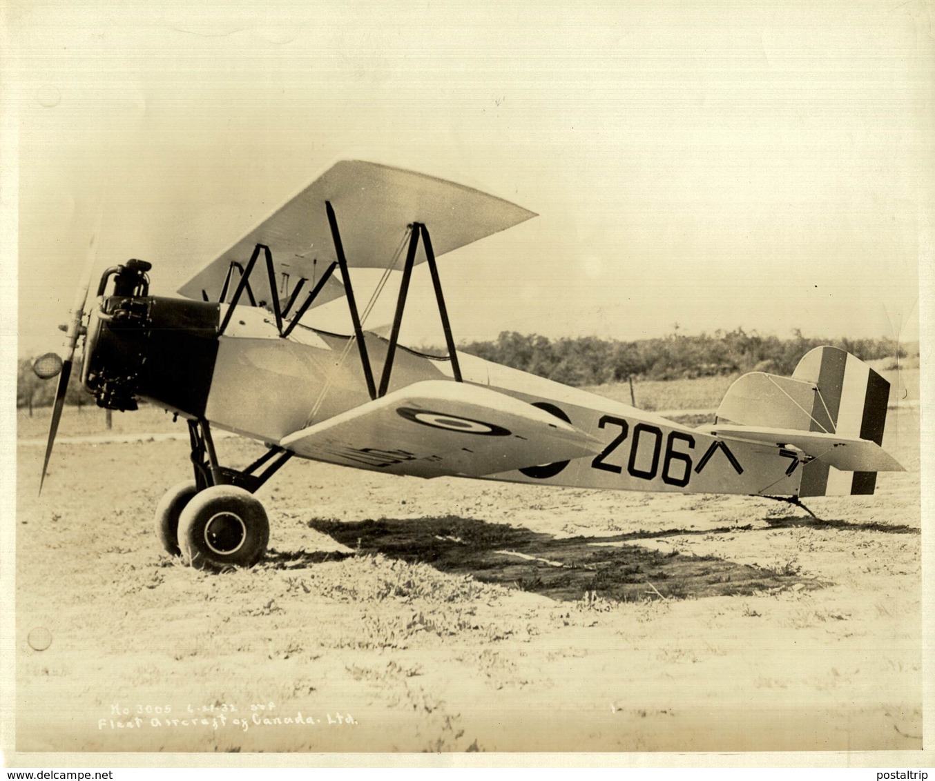 FLEET MODEL 7 ROYAL CANADIAN AIR FORCE  Fleet Aircraft Was A Canadian Manufacturer Of Aircraft 25 * 20 CM - Aviación