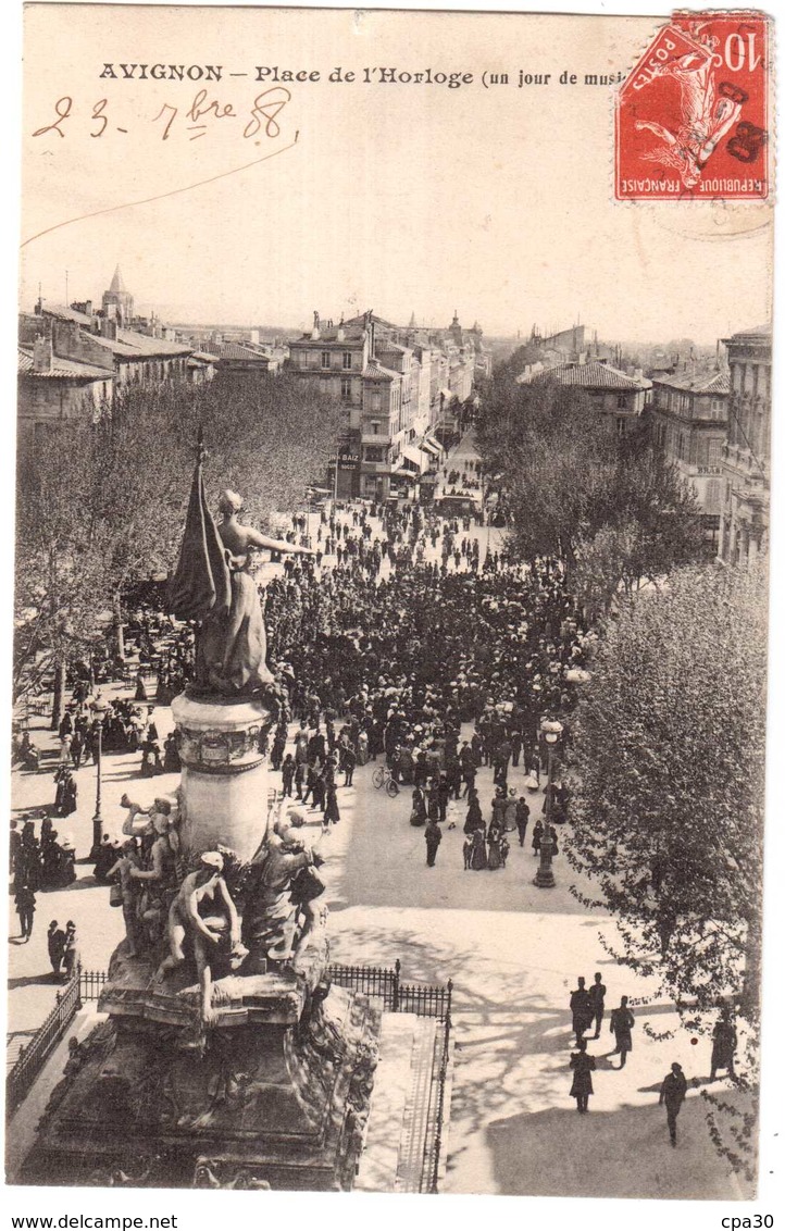 CPA VAUCLUSE.AVIGNON.PLACE DE L'HORLOGE.UN JOUR DE MUSIQUE - Avignon