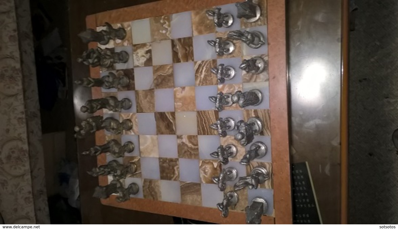 Chess: Pieces And Board Bronze - Pieces Depicting Ancient Greek Designs WITH ONYX BOARD - Denk- Und Knobelspiele