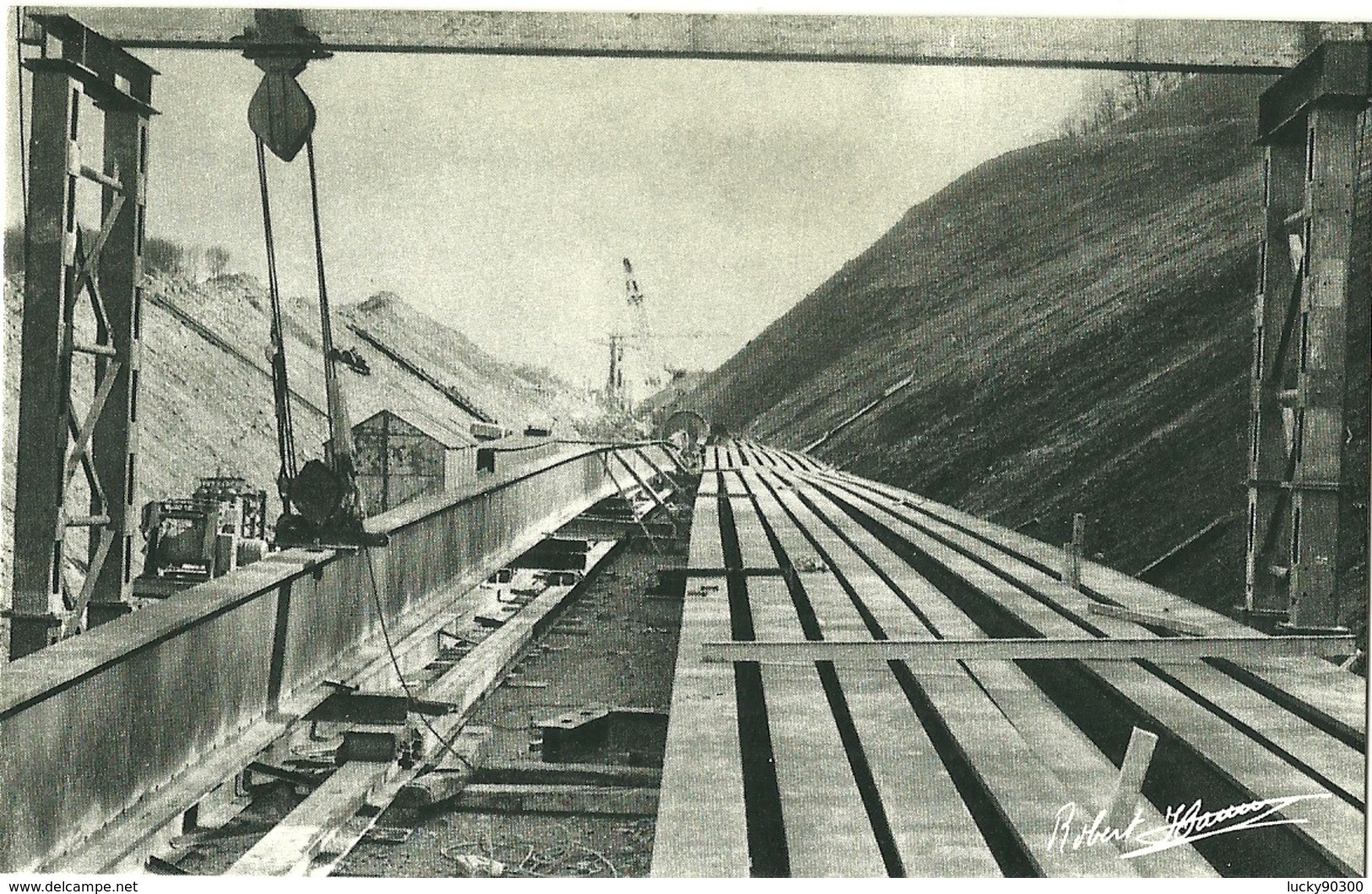 CHANTIER VOIE FERRÉE TGV - CONSTRUCTION CHEMIN DE FER ET PONT - SECTEUR CLUNY RN 79  - AVRIL 1980 - RARE 600 EXEMPLAIRES - Structures