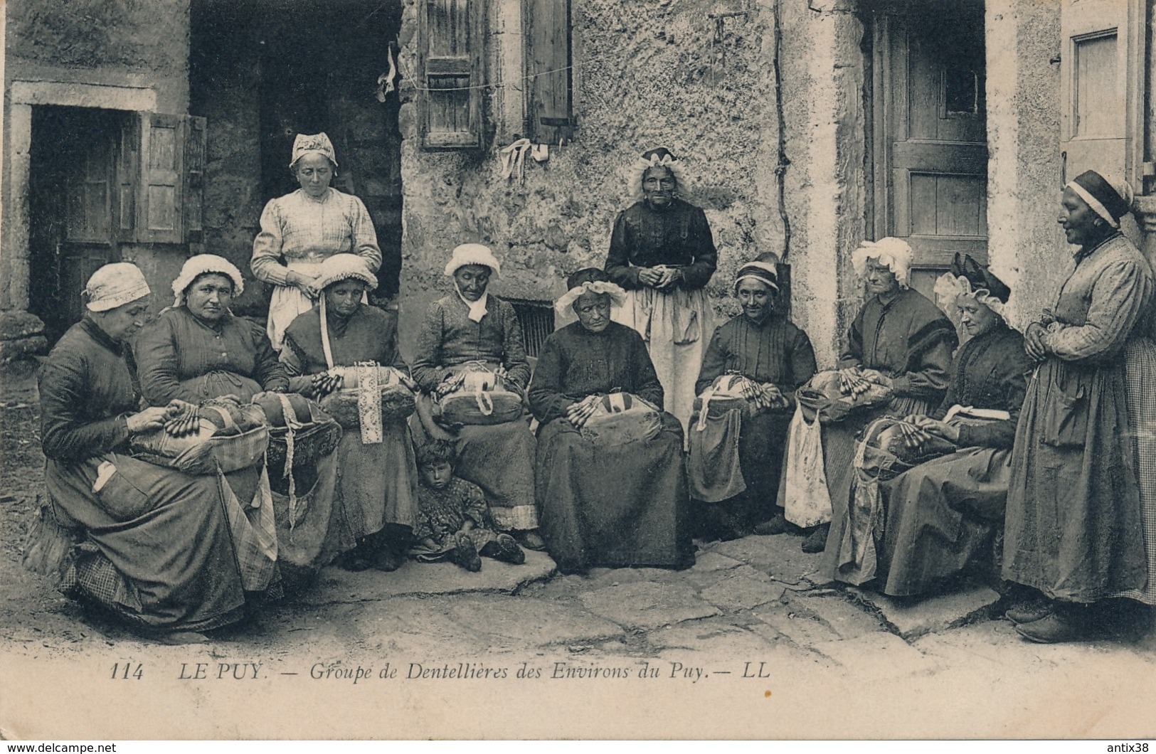 H192 - 43 - LE PUY - Haute-Loire - Groupe De Dentellières Des Environs Du Puy - Le Puy En Velay