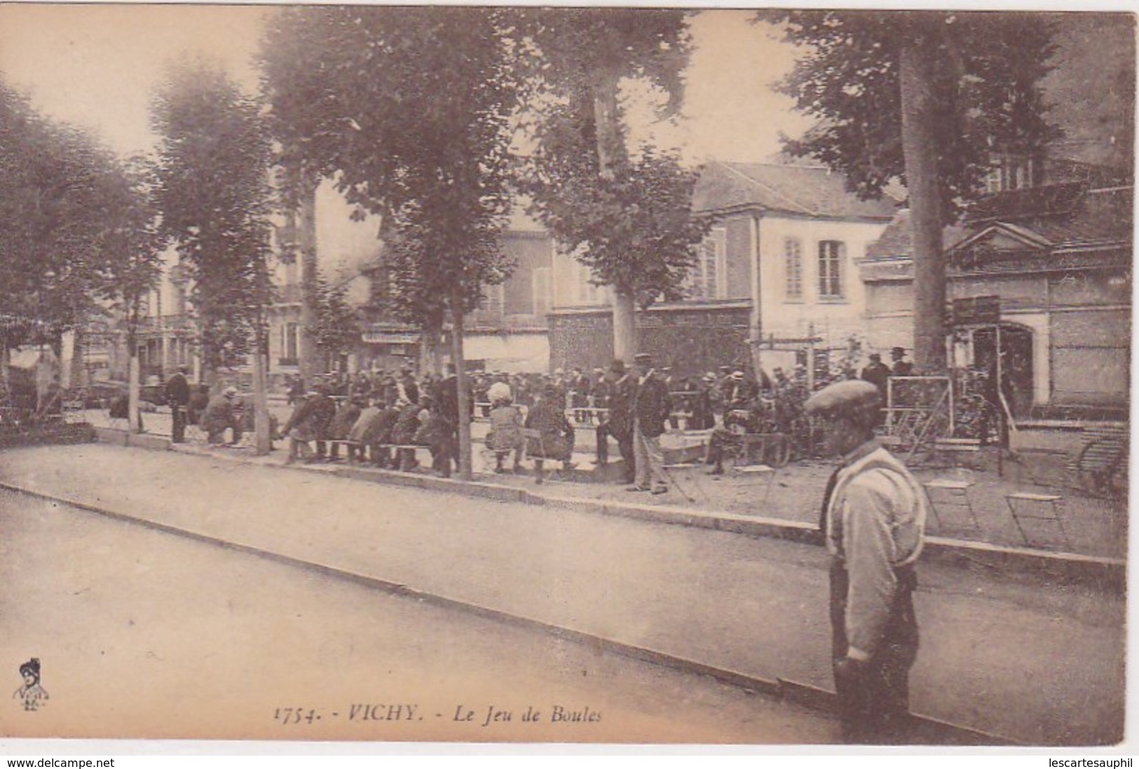 Lot 2 Cpa Jeu De Petanque Boules A Vichy Animée - Pétanque