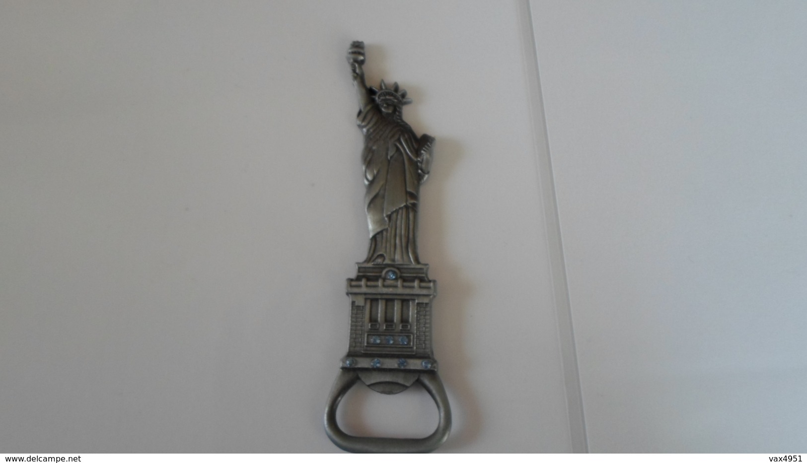 DECAPSULEUR MAGNET  STATUE DE LA LIBERTE   ***   A   SAISIR   **** - Flaschenöffner