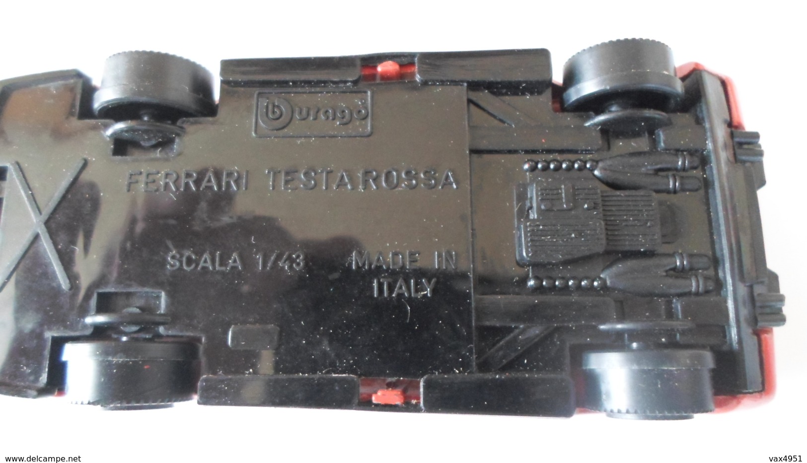 FERRARI TESTAROSSSA  ECH 1/43  BURAGO  ****   A  SAISIR ***** - Burago