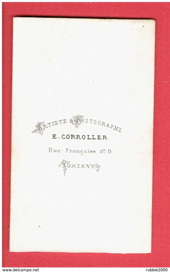 LORIENT CDV VERS 1870 FEMMES EN COSTUME FOLKLORIQUE COIFFE PHOTOGRAPHE E. CORROLLER 9 RUE FRANCAISE PHOTOGRAPHIE - Lorient