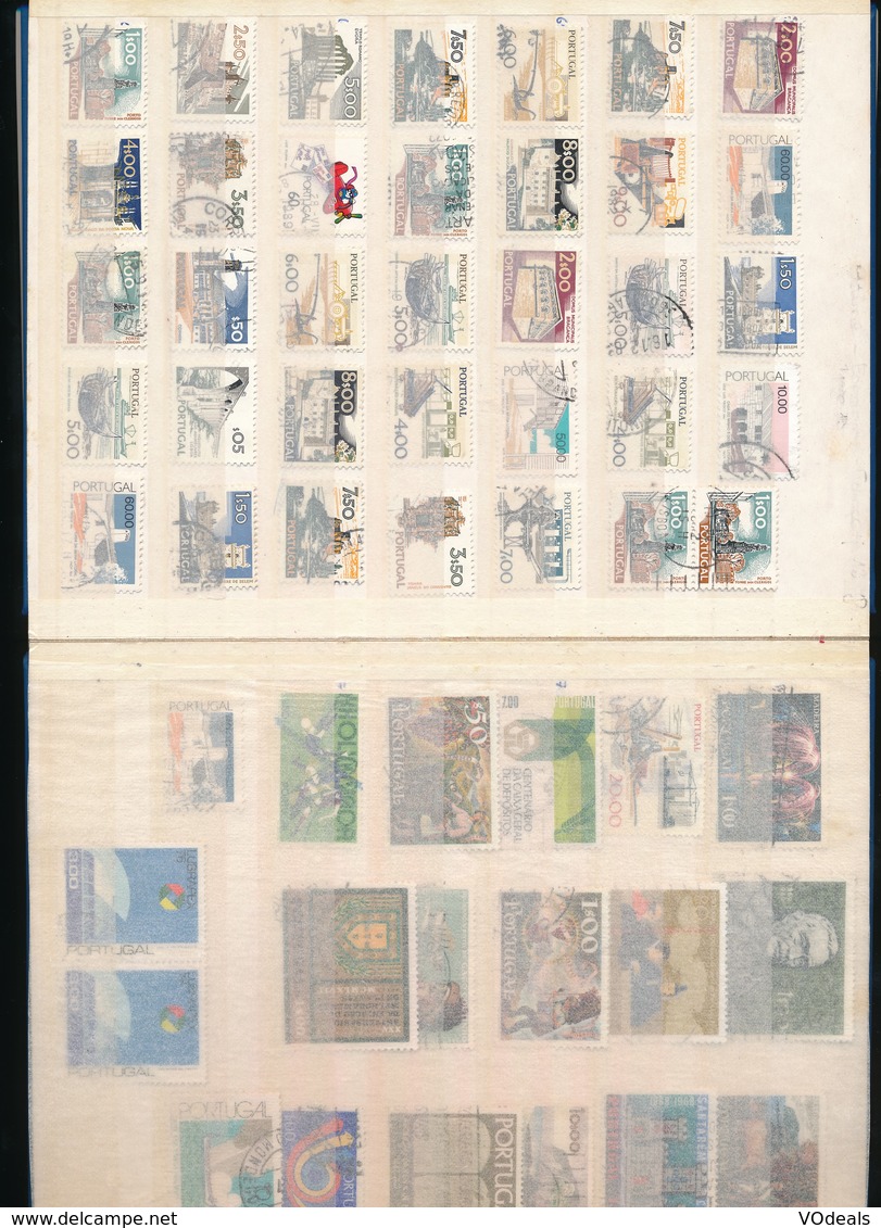 Timbres - Europe - Portugal - Album De 324 Timbres + 2 Enveloppes - Autres & Non Classés