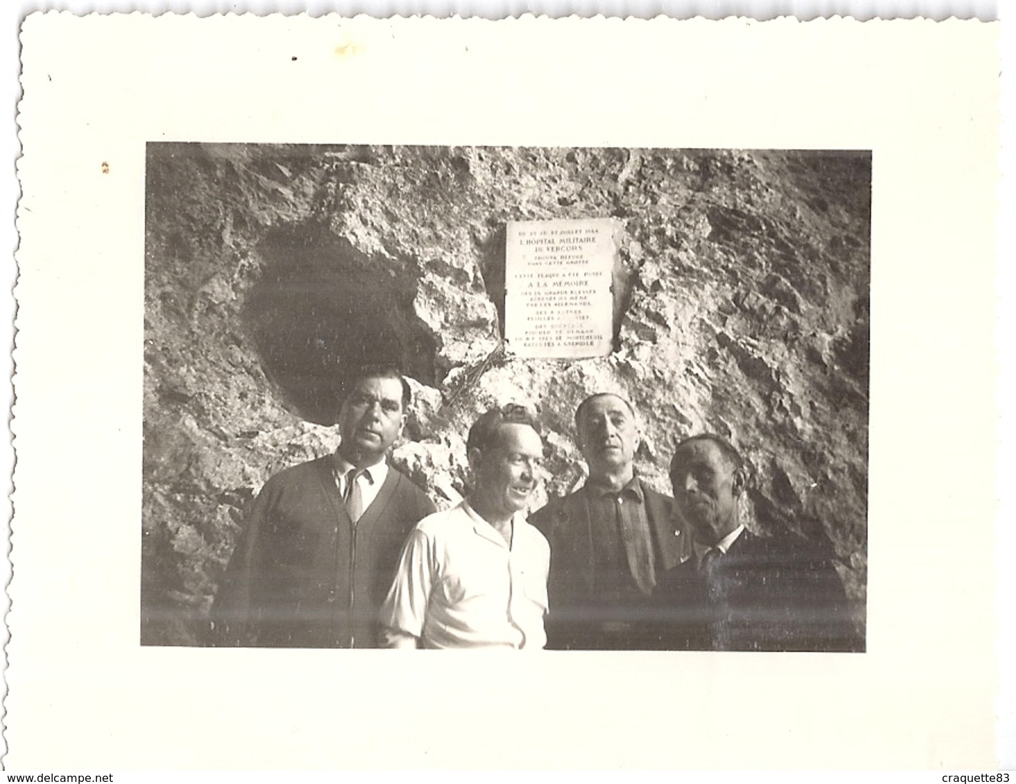 VERCORS-HOPITAL MILITAIRE- PLAQUE COMMEMORATIVE-"AVEC TOUTE L'AMITIE D'UN ANCIEN DEPORTE;UN COPAIN .LE VERCORS 1959" - Guerre, Militaire