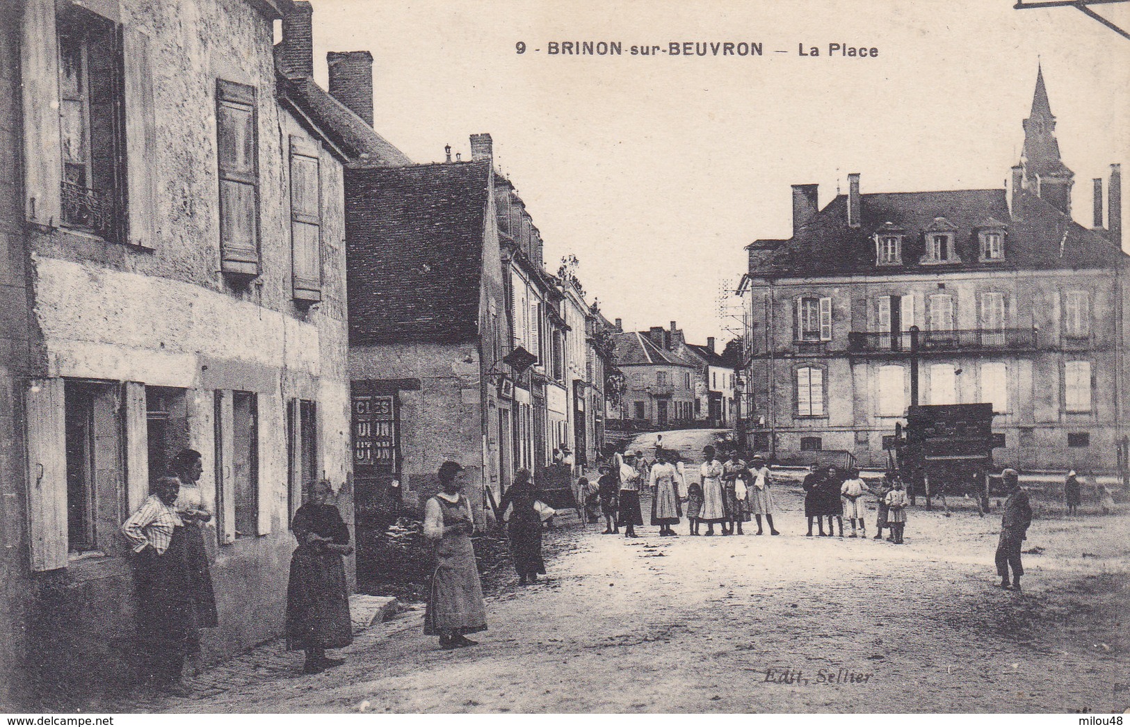 18 - 9 - BRINON Sur BEUVRON - La Place , Phototypie Desaix Paris - (Belle Animation) - Brinon-sur-Sauldre