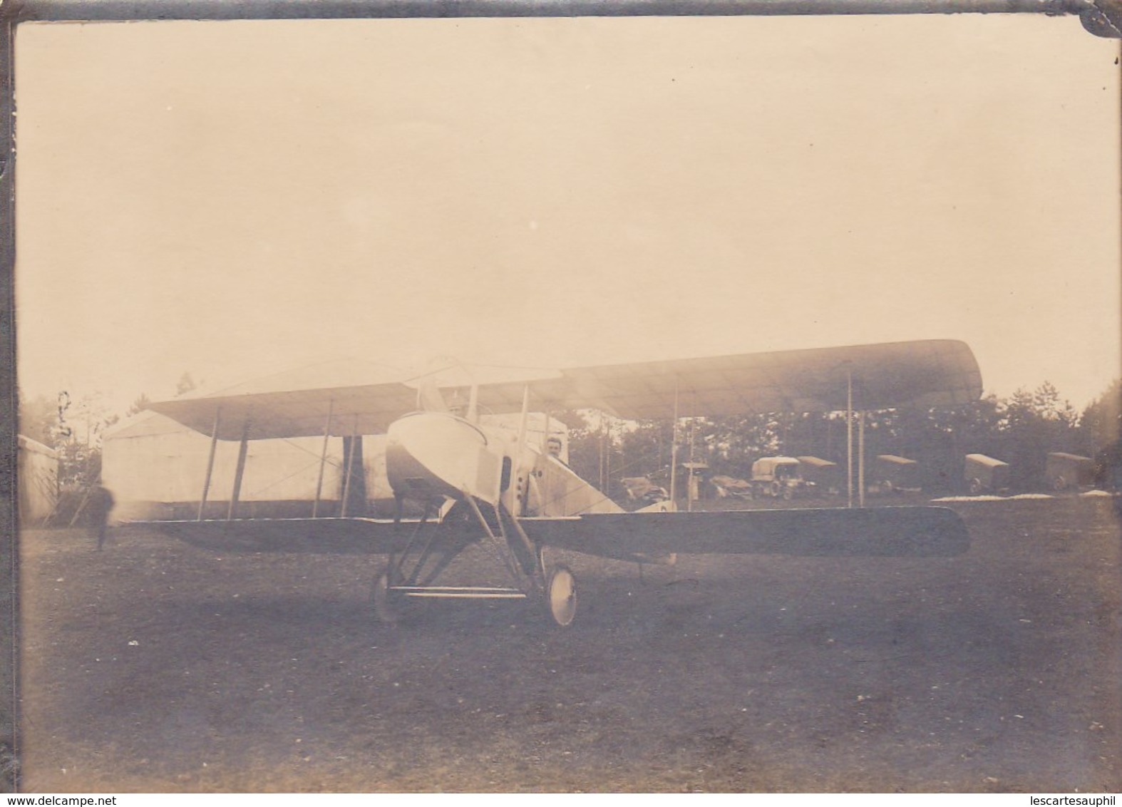 2 Superbe Photos Grand Format Avion Biplan De Chasse  + Hangar Pilote + Mitrailleur Armée De L Air Aviation - Aviation