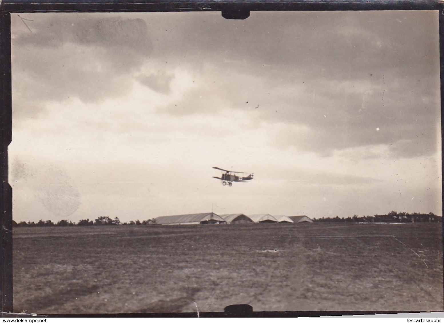 2 Superbe Photos Grand Format Avion Biplan De Chasse  + Hangar Pilote + Mitrailleur Armée De L Air Aviation - Aviation