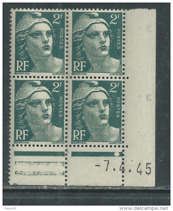 France N° 713 XX Marianne Gandon  2 F.  Vert En Bloc De 4 Coin Daté Du 7 . 4 . 45 , 1  Point Blanc Sans Ch., TB - 1940-1949