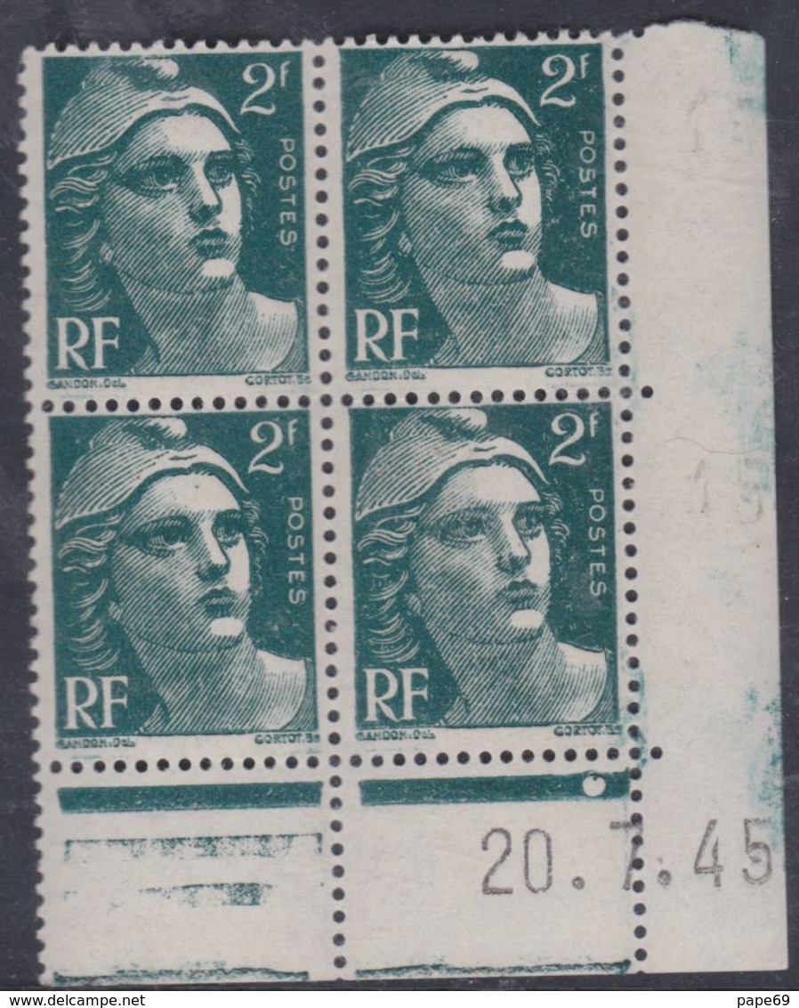 France N° 713 XX Marianne De Gandon 2 F. Vert En Bloc De 4 Coin Daté Du 20 . 7 . 45 , 1 Pt Blanc Sans Ch. TB - 1940-1949