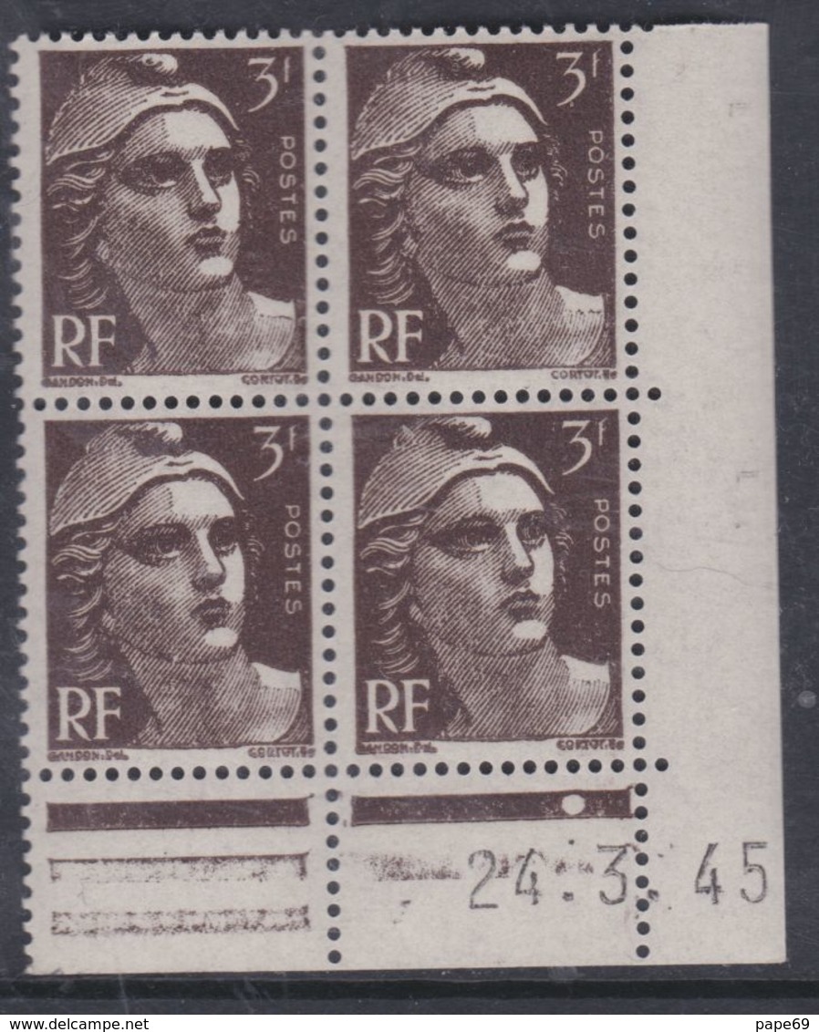 France N° 715 XX Marianne Gandon  3 F. Brun Foncé En Bloc De 4 Coin Daté Du  24 . 3 . 45 , 1 Point Blanc Sans Ch., TB - 1940-1949