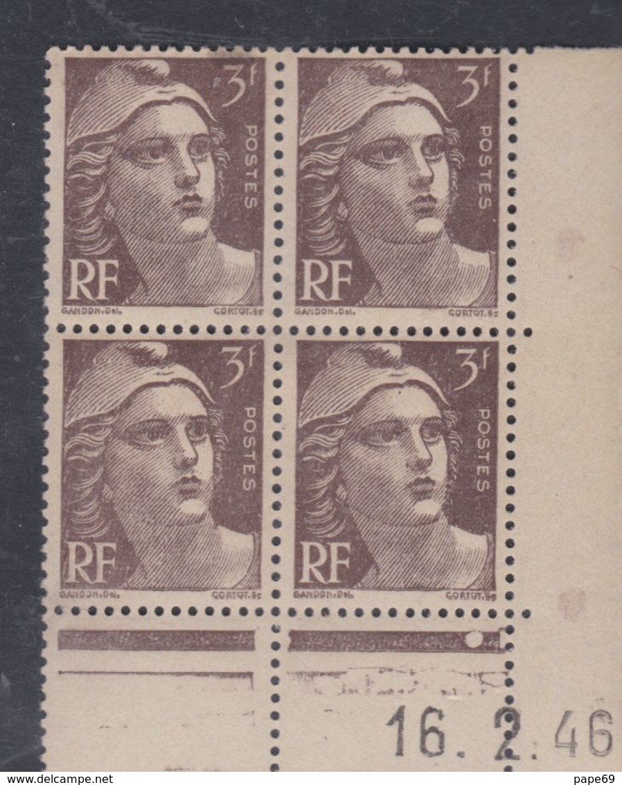 France N° 715 XX Marianne Gandon  3 F. Brun Foncé En Bloc De 4 Coin Daté Du  16 . 2 . 45 , 1 Point Blanc Sans Ch., TB - 1940-1949