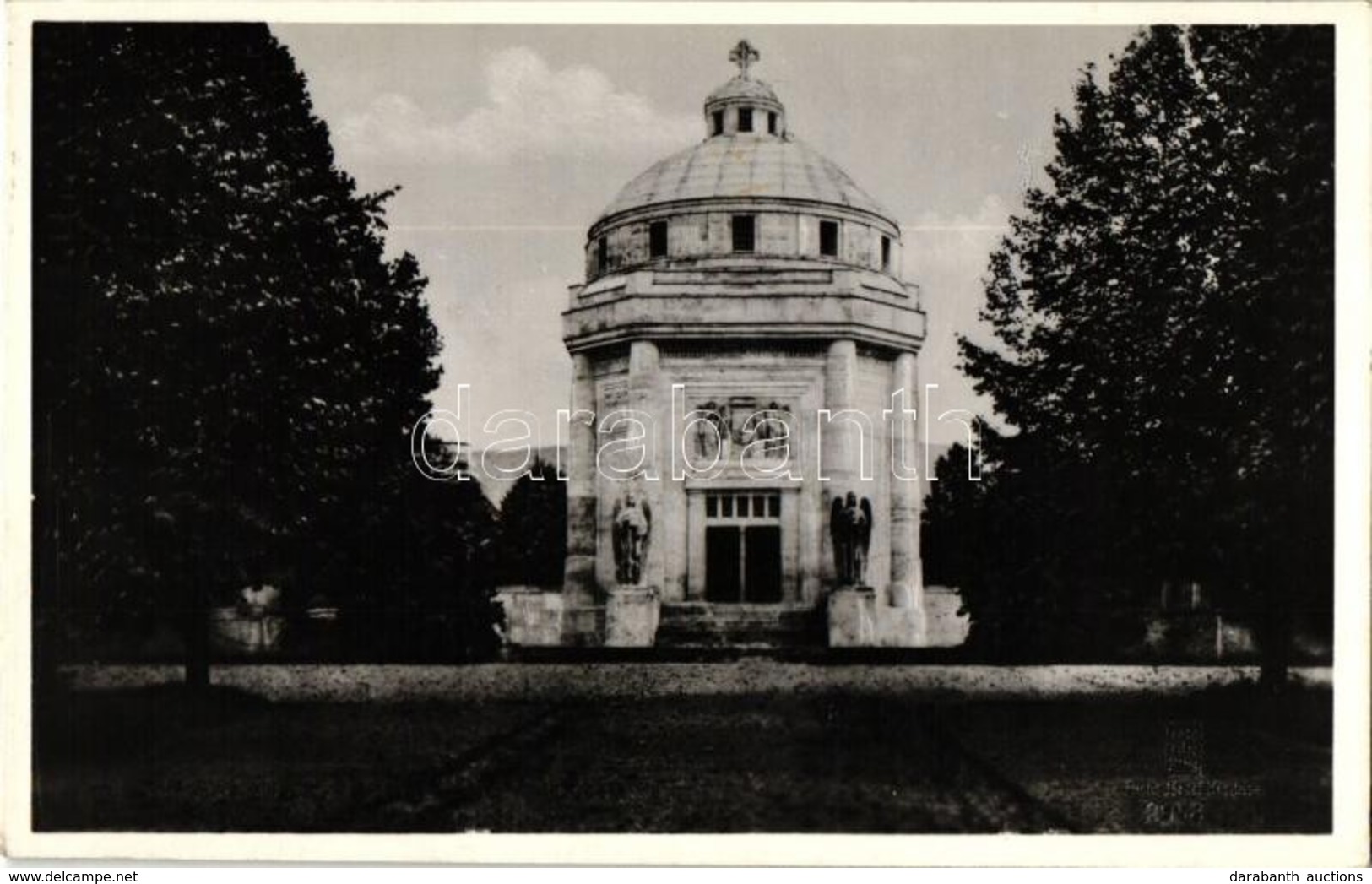 ** T1 Krasznahorkaváralja, Krásnohorské Podhradie; Mauzóleum / Mausoleum - Non Classificati