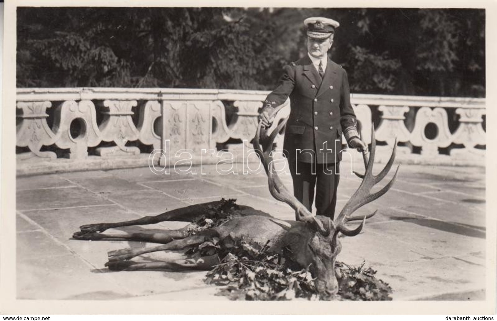 ** T1 Horthy Miklós Kormányzó Az általa Lőtt Szarvasbikával / Trophy Deer With Horthy - Ohne Zuordnung