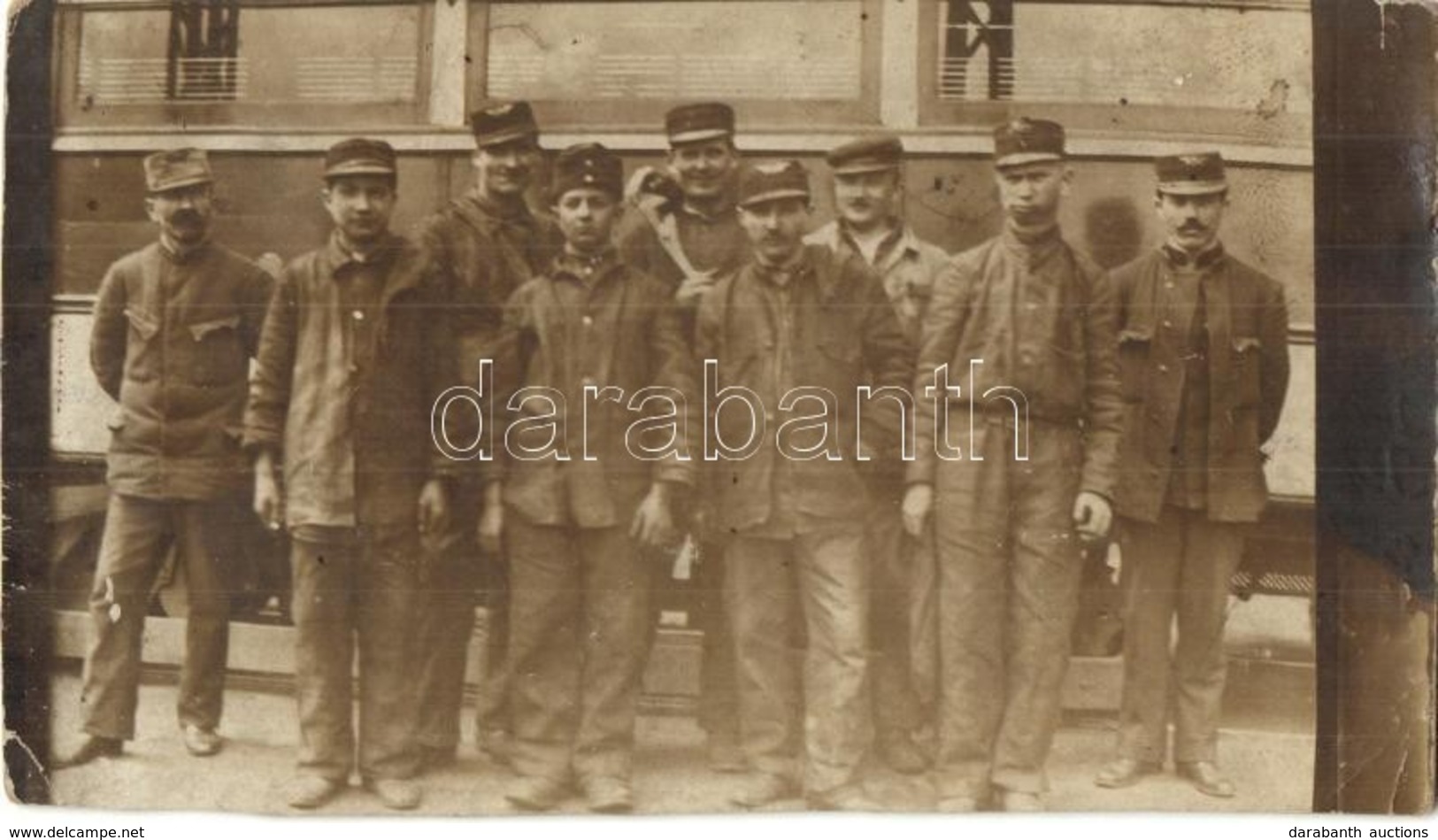 ** * 2 Db Régi Fotó Képeslap: Villamos és Személyzete / 2 Pre-1945 Photo Postcards: Trams With Their Conductors And Staf - Unclassified