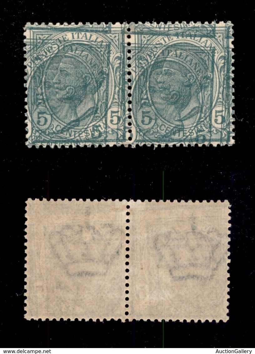 REGNO D'ITALIA - 1906 - 5 Cent Leoni (81ca) - Coppia Con Doppia Stampa Spostata A Cavallo (una Obliqua) - Gomma Integra - Autres & Non Classés