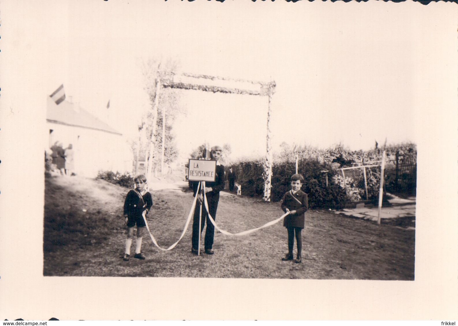 Foto Photo (7 X 10 Cm) Roger Laloy Fauvillers Procession Cortège Fête Fin De La Guerre ? Einde Oorlog Stoet - Fauvillers