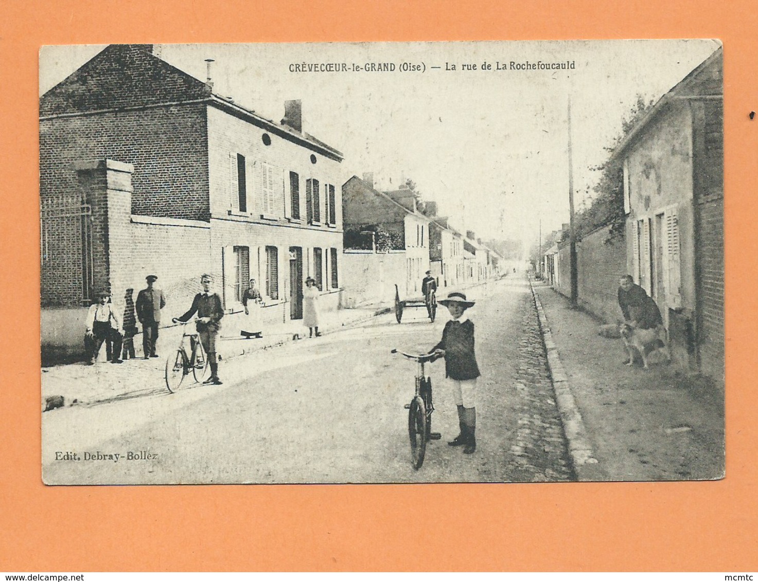 CPA  -  Crèvecœur Le Grand   - (Oise) - La Rue De La Rochefoucauld - Crevecoeur Le Grand