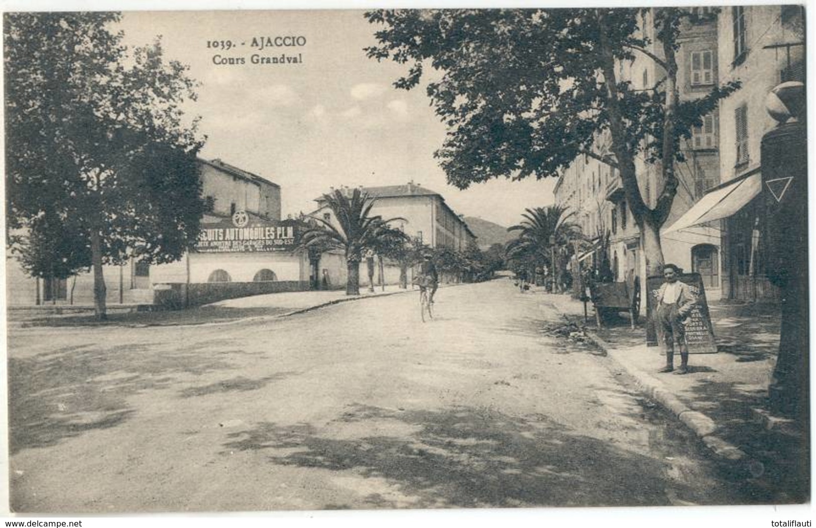 Ajaccio Cours Grandval Animee Messager A Velo Garages Du Sud Est  Garcon Corse Corsika Korsika Ungelaufen - Ajaccio