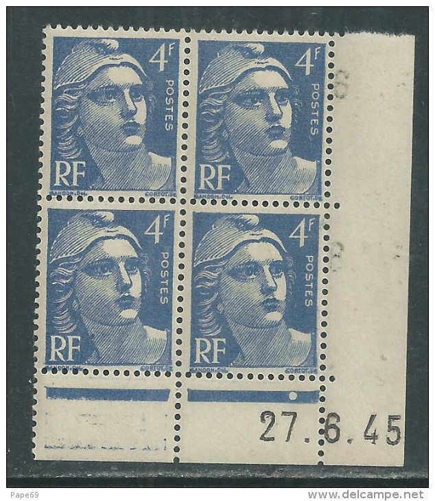 France N° 717 XX Marianne Gandon 4 F. Outremer En Bloc De 4 Coin Daté Du  27 . 6 . 45 , 1  Point Blanc Sans Ch., TB - 1940-1949