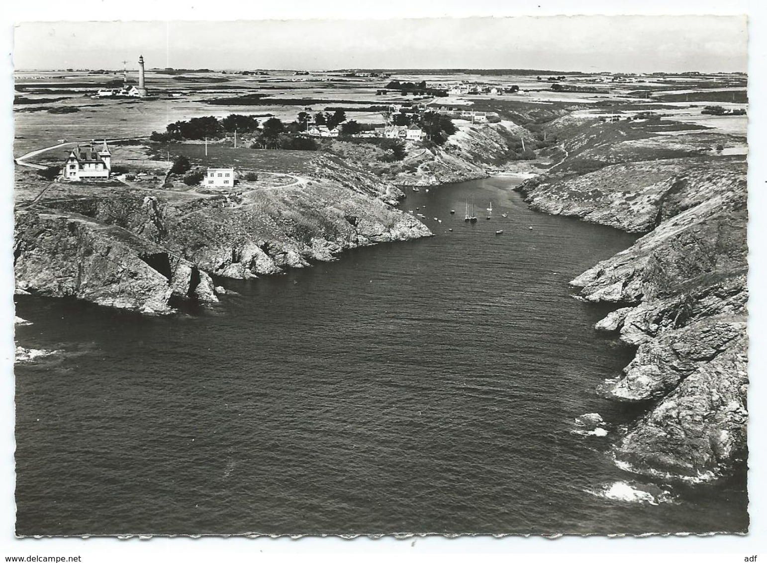 CPSM EN AVION AU DESSUS DE... BANGOR, VUE AERIENNE SUR LE PORT DE GOULPHAR, MORBIHAN 56 - Sonstige & Ohne Zuordnung