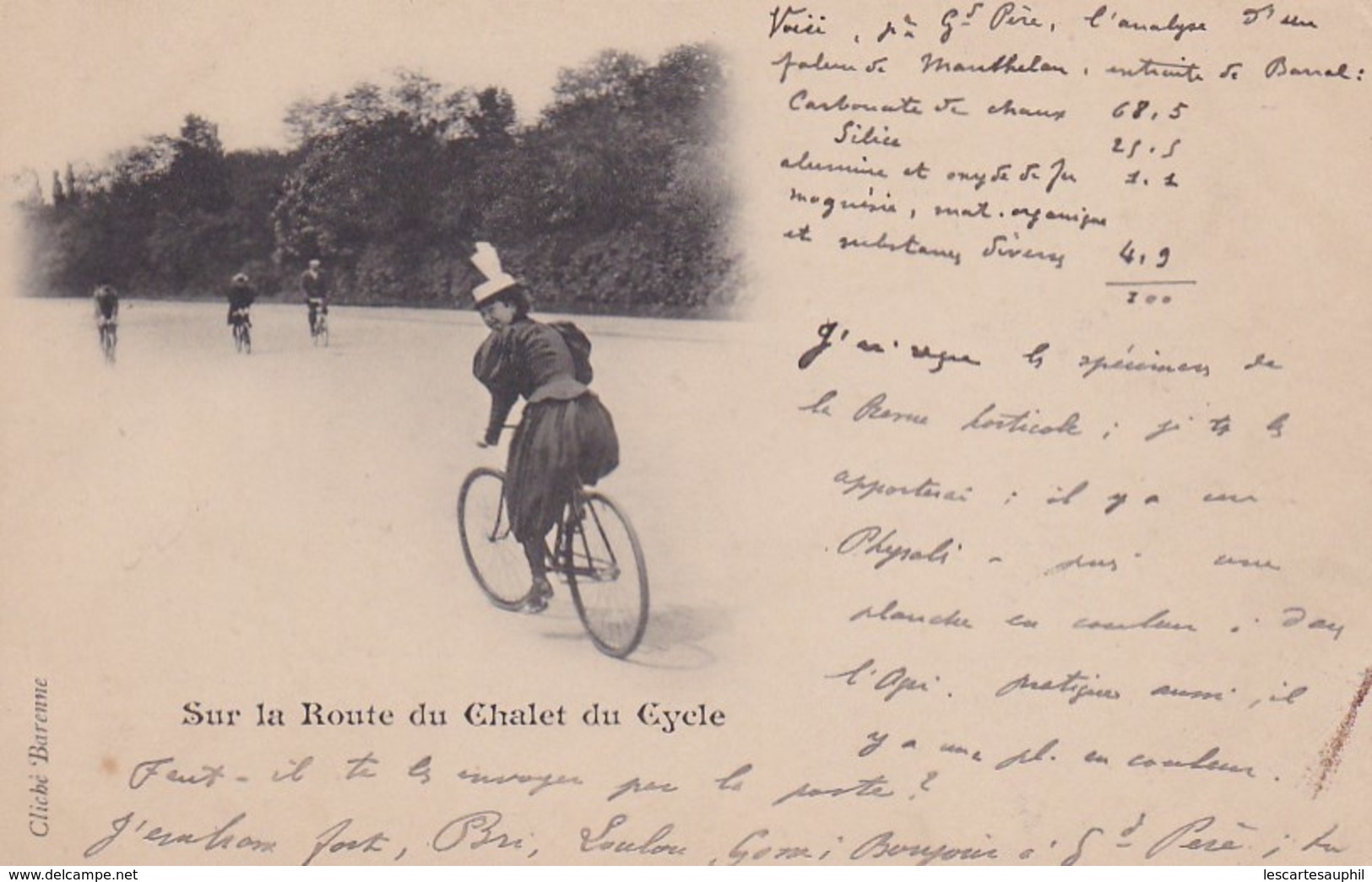 Sur La Route Du Chalet Du Cycle Jeune Femme Sur Velo Cliché Barenne - Cyclisme