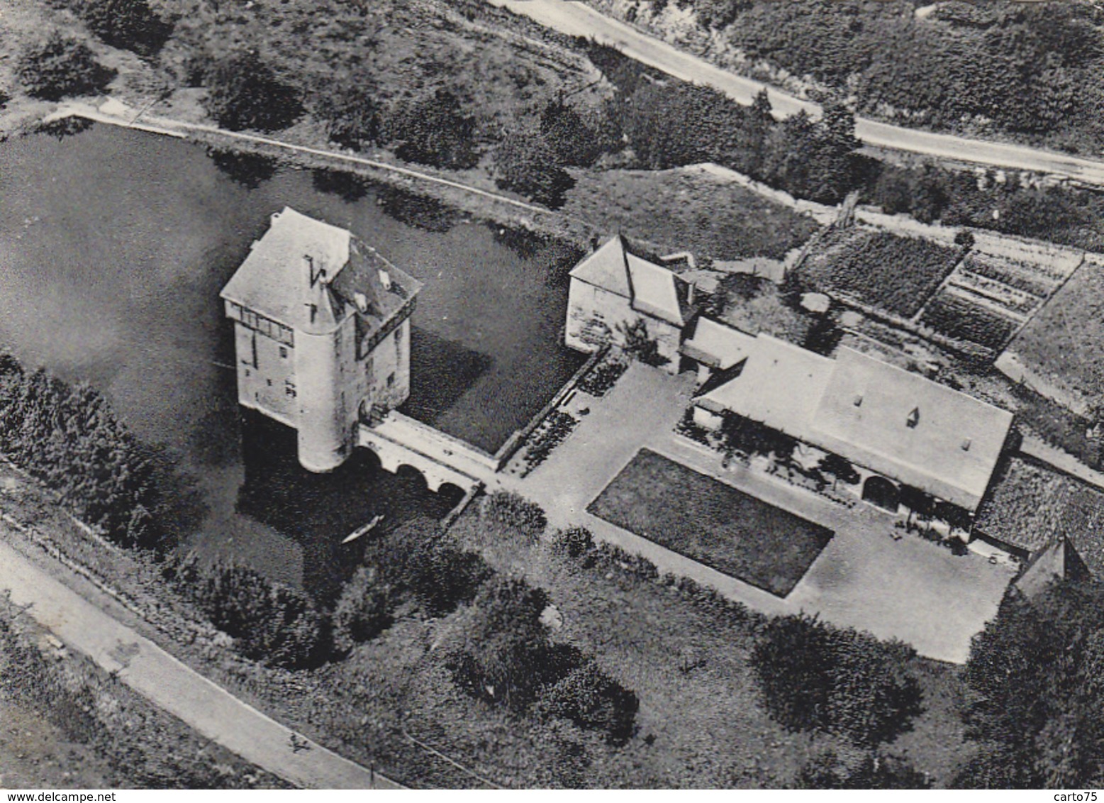 Belgique - Crupet - Vue Aérienne Château Du XIIème Siècle - Assesse